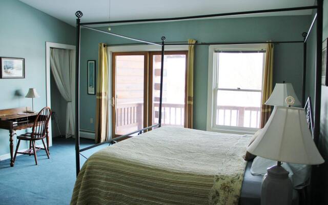 Point au Roche Lodge