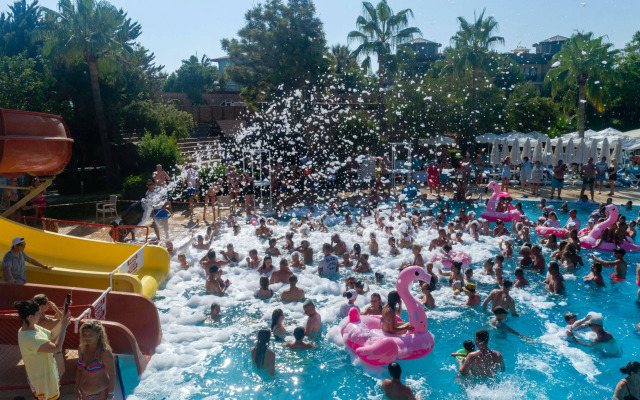 Palmeras Beach Hotel