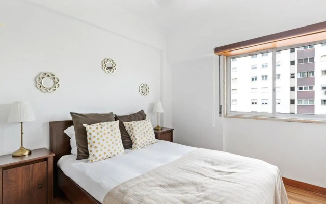 Spacious 3 Bedroom Apartment in Lisbon, Lisbon