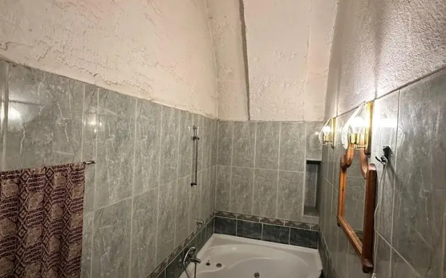 Tokmak Guest House