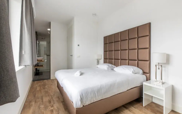 Brand new Luxury Villa on a Small-scale Park