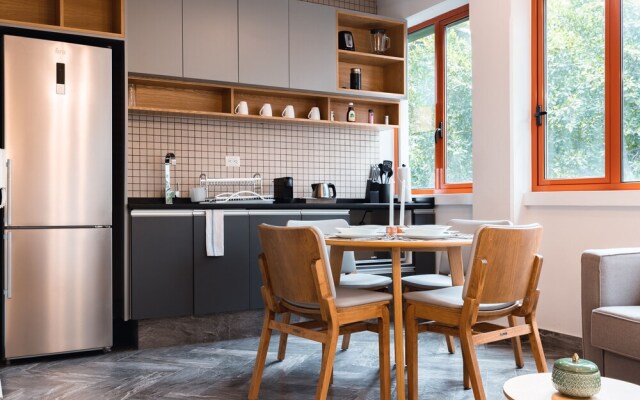 Hip, Modern Tech Condo w Rooftop in La Condesa