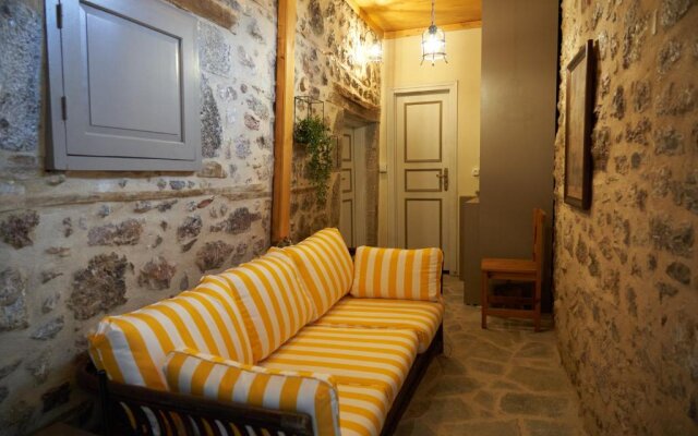 Dandy Villas Dimitsana - a Family Ideal Charming Home in a Quaint Historic Neighborhood - 2 Fireplaces for Romantic Nights