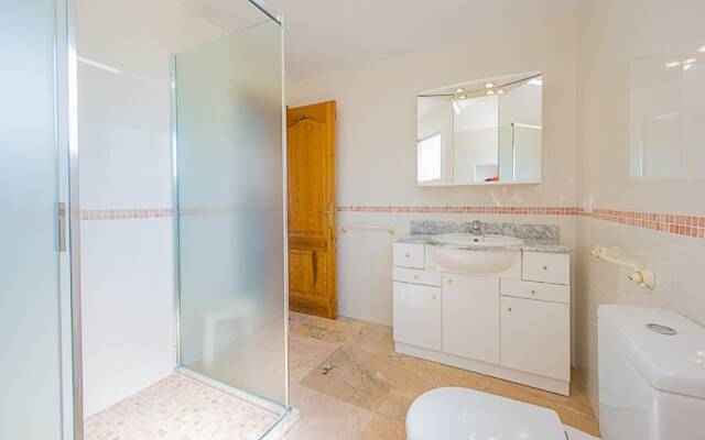 Villa - 3 Bedrooms with Pool and WiFi - 105022