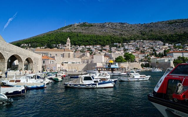 Old Town Center Studio Apartments