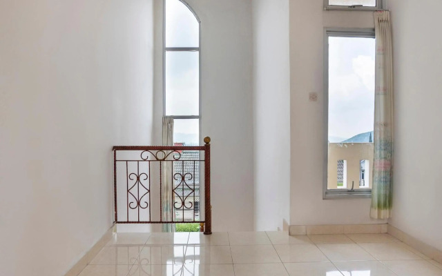 OYO 2950 Grand Suites Palace