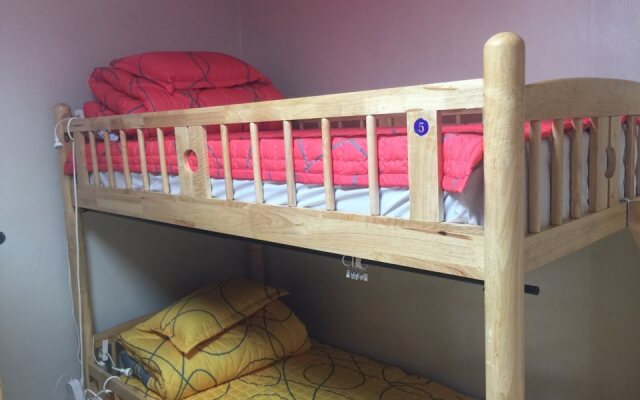 Housetay Guesthouse 2nd Branch - Hostel
