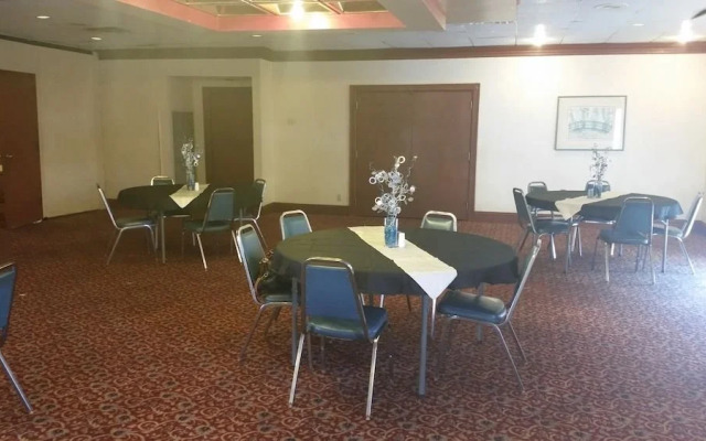 Ramada Inn Airport