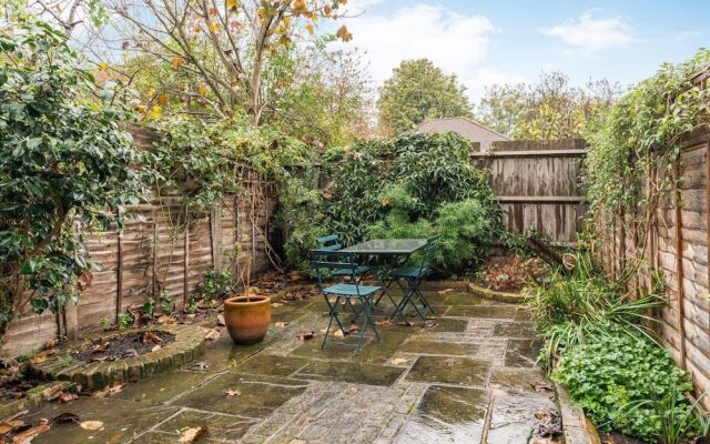 Charming 2BD Garden House - Hammersmith