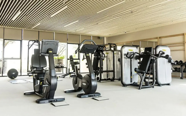 Marco Polo - Lofty Apt with Balcony Near Dubai Hills Mall