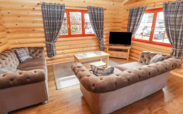 Maple Lodge