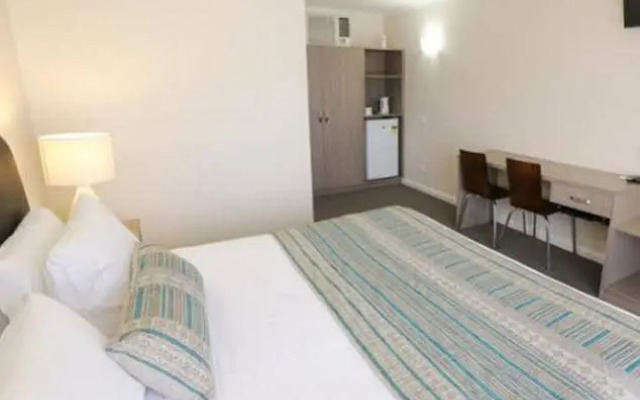 Seven Pines Motor Inn