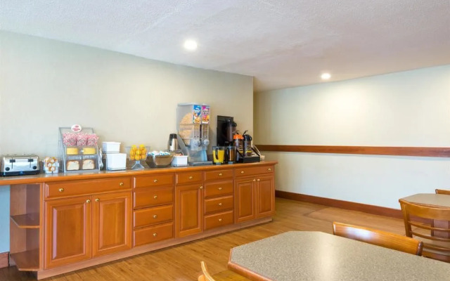 Super 8 Watertown/Cambridge/Boston Area