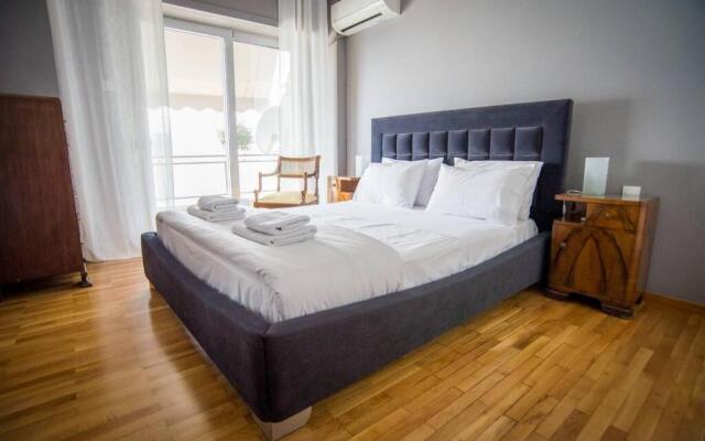 Argonauts Apartment