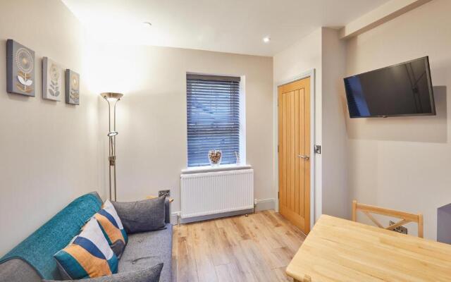 Host Stay Ramblers Retreat