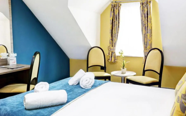 Stonecross Manor Hotel