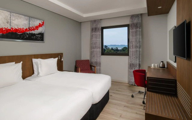 Crowne Plaza Dar es Salaam by IHG