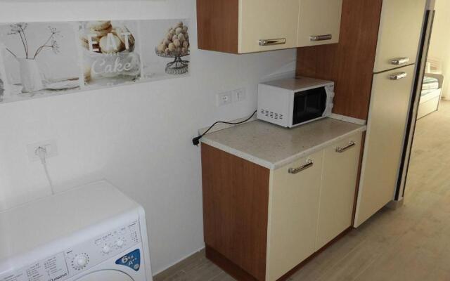 Cozy Villa With Private Garden-beahost