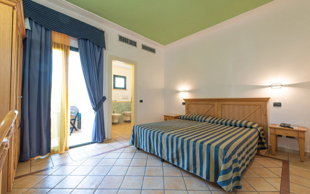 TH Le Castella - Baia degli Dei Village