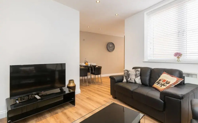 Birmingham City Centre Spacious Apartment
