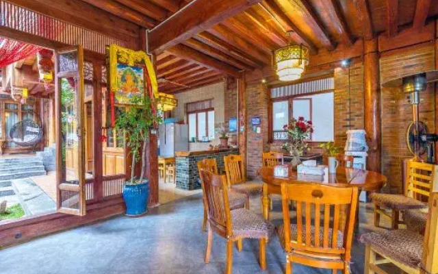 Lijiang Shuhe Snail Inn