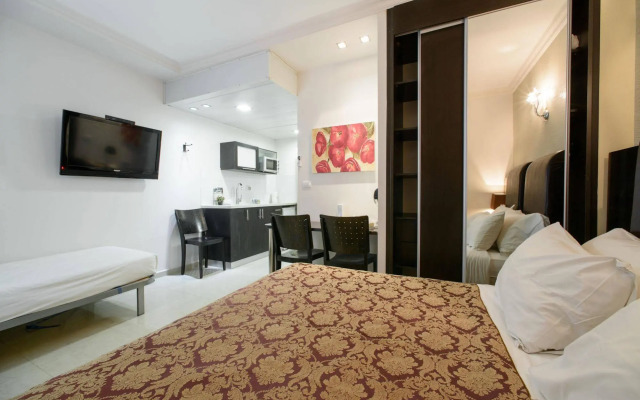 Royalty Suites
