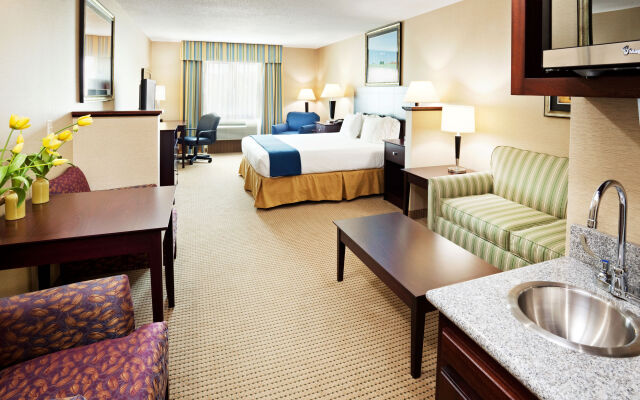 Holiday Inn Express Hotel & Suites Cincinnati Se Newport, an IHG Hotel