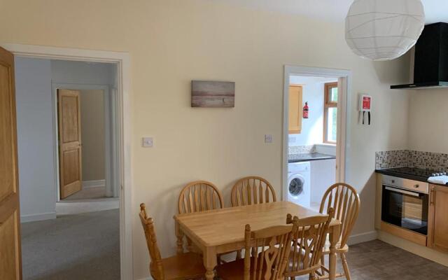 Secluded hilltop hideaway!