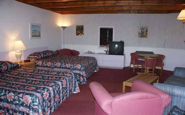 Kootenay Country Inn