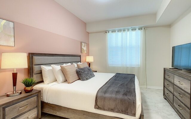 Modern Condo Near Disney Foosball Water Park!