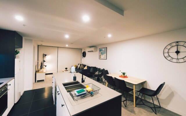 Midnight Apartments Accommodate Canberra