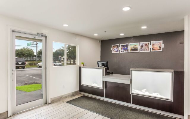 Motel 6 Jacksonville, FL - South
