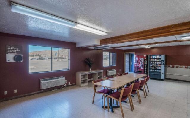 Motel 6 Evanston