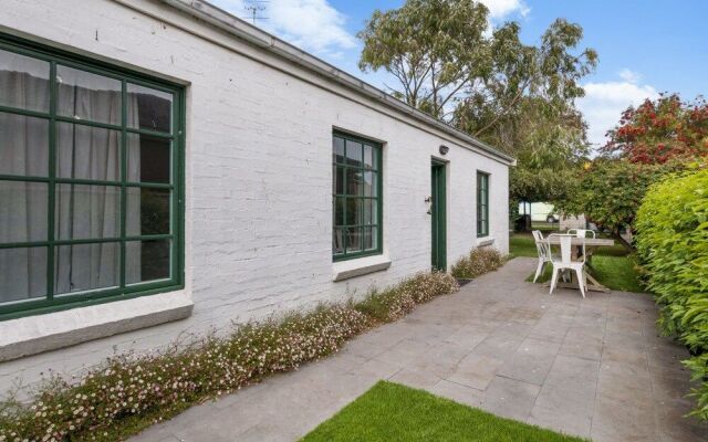 Prue's Cottage - well appointed family getaway
