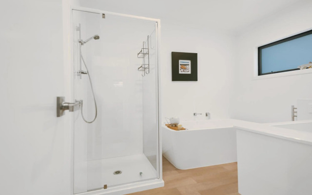 Sky Above Beach Below - Waihi Beach Holiday Home