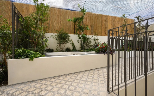 Alberto by Isrotel Design