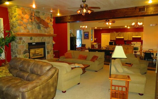 Crested Butte Lodge and Hostel