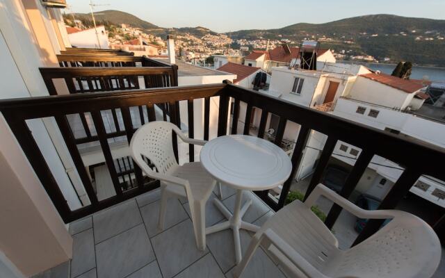 Anthousa Hotel
