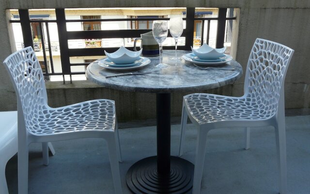 Annecy, Terrace and Comfort by the lake