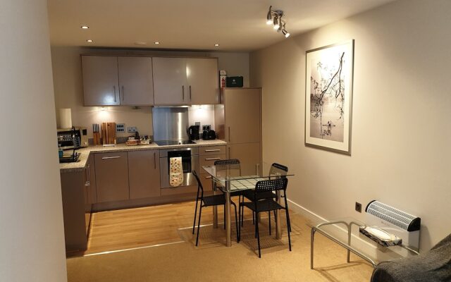 Birminghams Hidden Gem Emerald Apartment, Sleeps 4