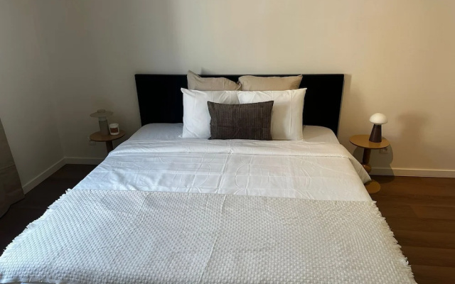 Stylish 2BR With 1LR Near to City Center