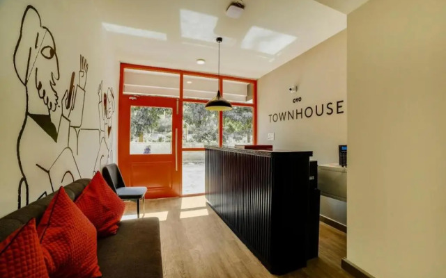 OYO Townhouse 361 Sarvar Hospitality