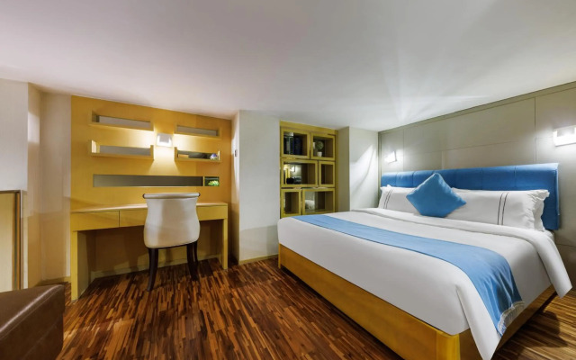 Waifden Apartment Poly D Branch