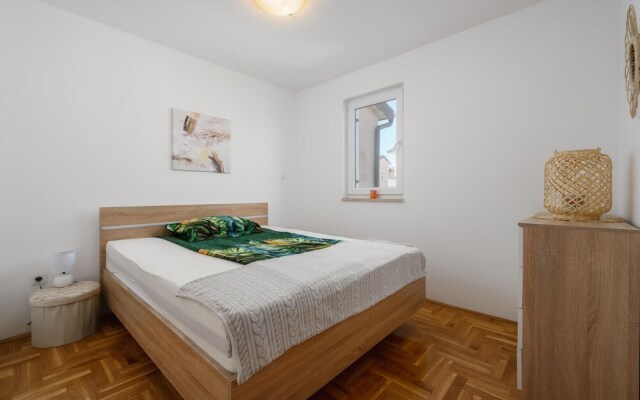 Beautiful Home in Vabriga With Jacuzzi, Wifi and 3 Bedrooms