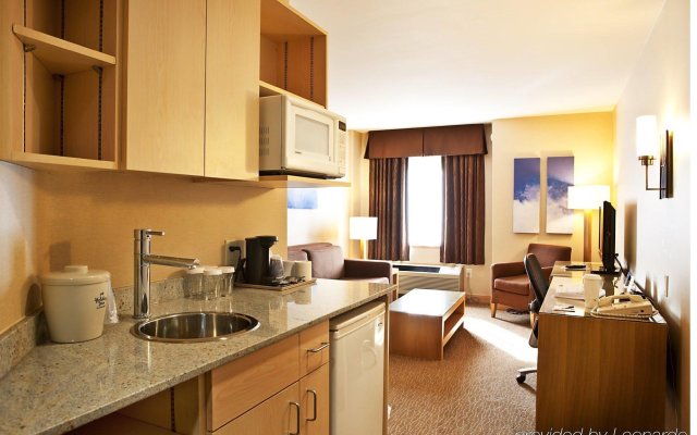 Holiday Inn Express & Suites Langley, an IHG Hotel