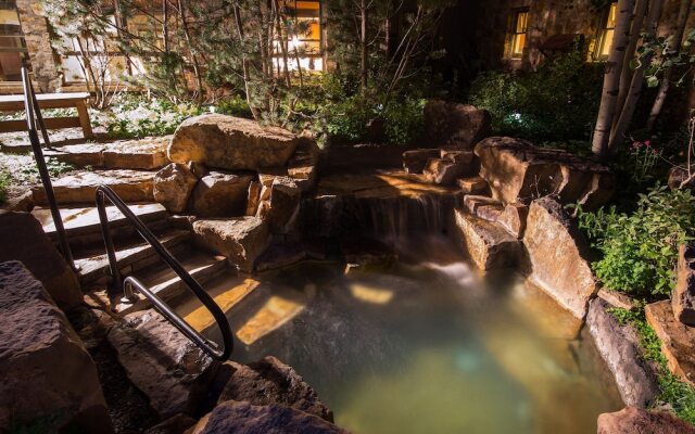 River Club 306 2 Bedroom Condo by Alpine Lodging Telluride