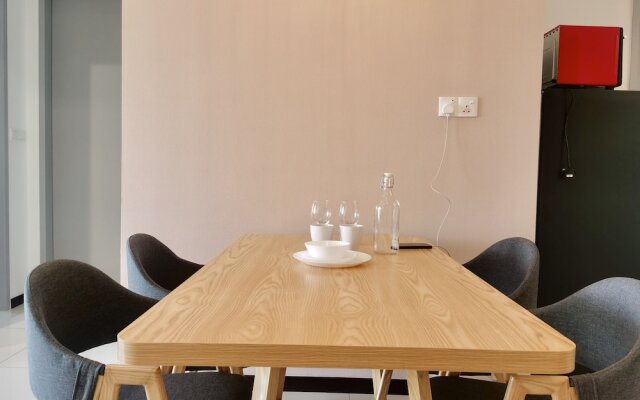 Luminari Suite by Homez Suite