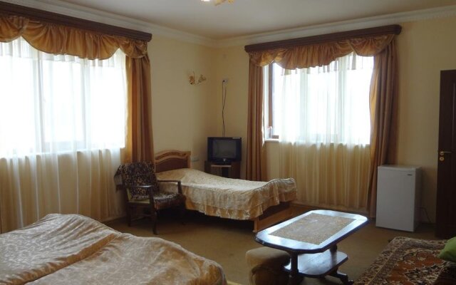 Hotel Noy