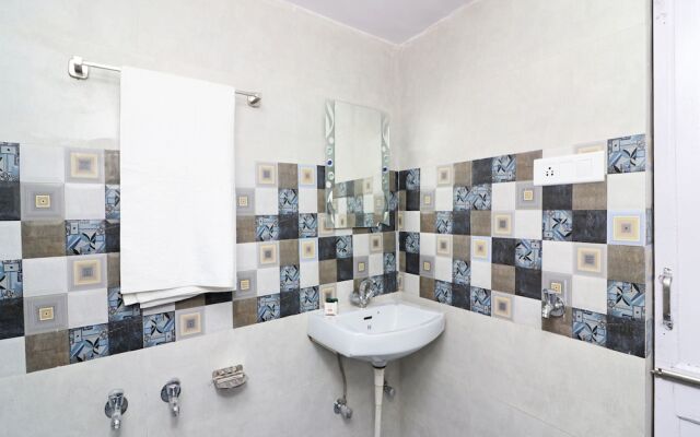 OYO 13520 Home 2BHK Vikas Nagar