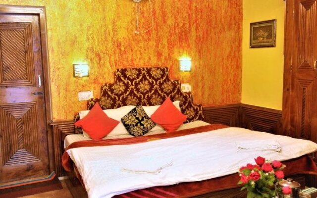 Hotel Chetna & Cottages